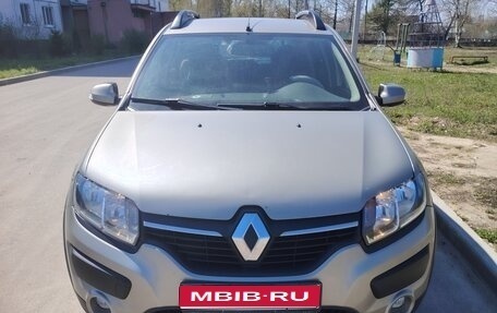 Renault Sandero II рестайлинг, 2015 год, 905 000 рублей, 1 фотография