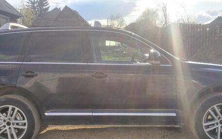 Volkswagen Touareg III, 2005 год, 790 000 рублей, 3 фотография