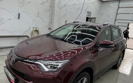 Toyota RAV4, 2018 год, 2 320 000 рублей, 2 фотография