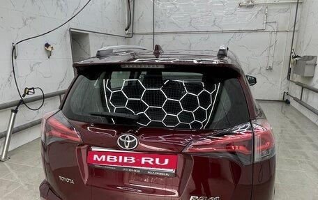 Toyota RAV4, 2018 год, 2 320 000 рублей, 10 фотография