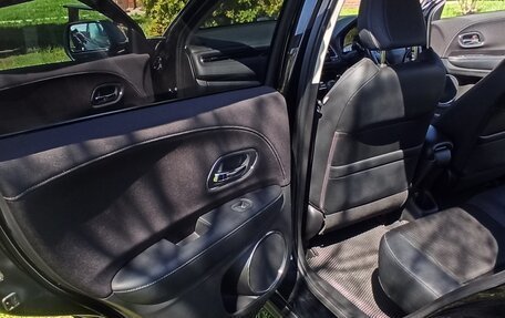 Honda Vezel, 2020 год, 1 970 000 рублей, 6 фотография
