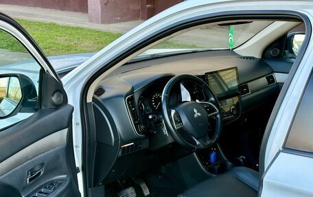 Mitsubishi Outlander III рестайлинг 3, 2013 год, 960 000 рублей, 6 фотография