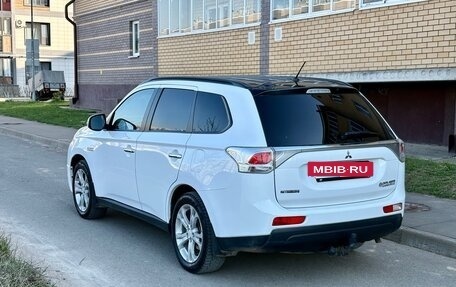 Mitsubishi Outlander III рестайлинг 3, 2013 год, 960 000 рублей, 5 фотография
