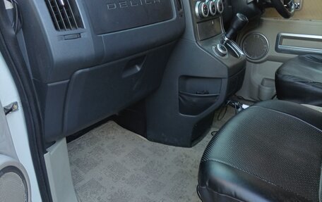 Mitsubishi Delica D:5 I, 2009 год, 1 600 000 рублей, 3 фотография