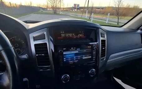 Mitsubishi Pajero IV, 2015 год, 2 870 000 рублей, 13 фотография