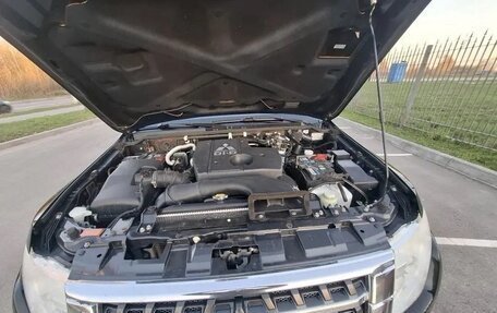 Mitsubishi Pajero IV, 2015 год, 2 870 000 рублей, 7 фотография