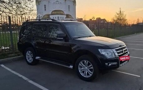 Mitsubishi Pajero IV, 2015 год, 2 870 000 рублей, 3 фотография