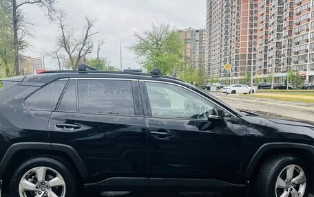 Toyota RAV4, 2020 год, 3 300 000 рублей, 2 фотография