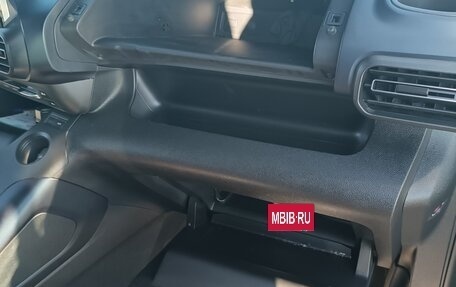 Peugeot Rifter I, 2019 год, 2 350 000 рублей, 13 фотография