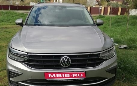 Volkswagen Tiguan II, 2021 год, 3 180 000 рублей, 6 фотография