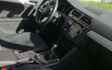 Volkswagen Tiguan II, 2021 год, 3 180 000 рублей, 26 фотография