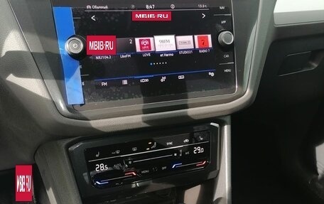 Volkswagen Tiguan II, 2021 год, 3 180 000 рублей, 17 фотография