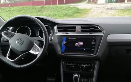 Volkswagen Tiguan II, 2021 год, 3 180 000 рублей, 33 фотография