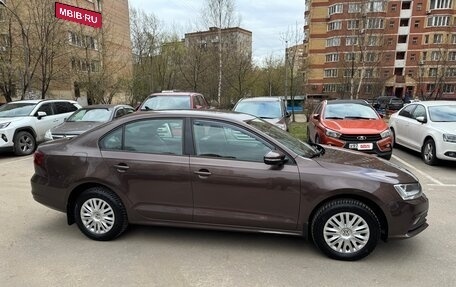 Volkswagen Jetta VI, 2018 год, 1 630 000 рублей, 4 фотография