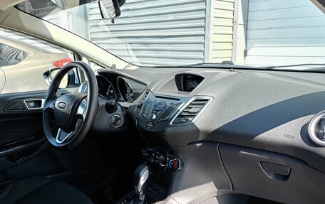 Ford Fiesta, 2015 год, 899 000 рублей, 8 фотография