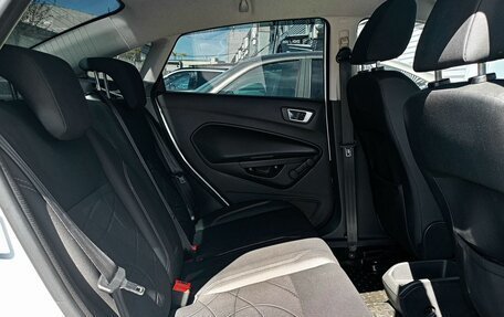 Ford Fiesta, 2015 год, 899 000 рублей, 9 фотография