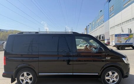 Volkswagen Multivan T6 рестайлинг, 2018 год, 3 650 000 рублей, 8 фотография