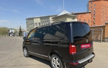 Volkswagen Multivan T6 рестайлинг, 2018 год, 3 650 000 рублей, 3 фотография