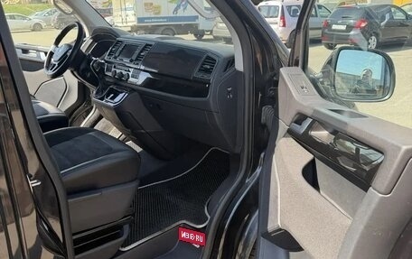 Volkswagen Multivan T6 рестайлинг, 2018 год, 3 650 000 рублей, 15 фотография