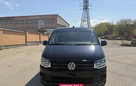 Volkswagen Multivan T6 рестайлинг, 2018 год, 3 650 000 рублей, 6 фотография