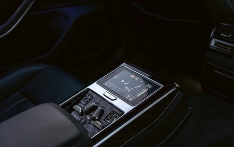 Audi A8, 2018 год, 4 650 000 рублей, 36 фотография