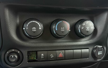 Jeep Wrangler, 2011 год, 2 499 000 рублей, 18 фотография