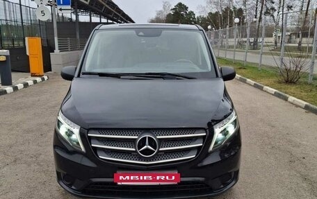 Mercedes-Benz Vito, 2019 год, 3 800 000 рублей, 3 фотография