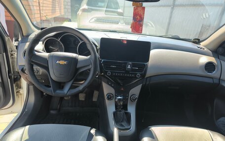 Chevrolet Cruze II, 2011 год, 650 000 рублей, 6 фотография