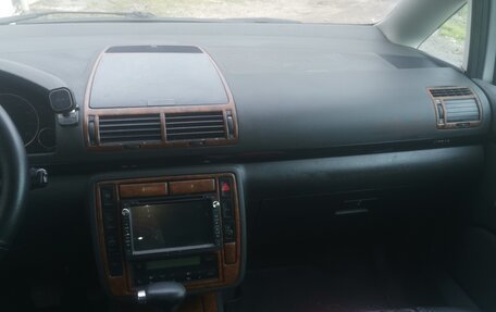 Volkswagen Sharan I рестайлинг, 2005 год, 750 000 рублей, 10 фотография