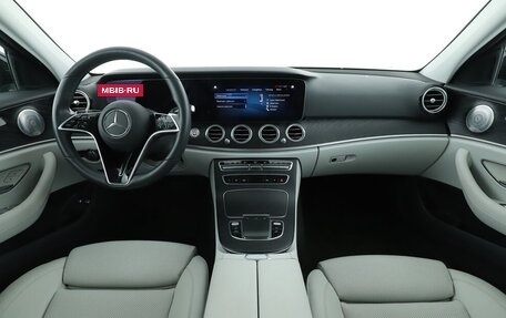 Mercedes-Benz E-Класс, 2020 год, 4 100 000 рублей, 13 фотография