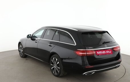 Mercedes-Benz E-Класс, 2020 год, 4 100 000 рублей, 3 фотография