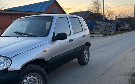 Chevrolet Niva I рестайлинг, 2003 год, 229 000 рублей, 3 фотография