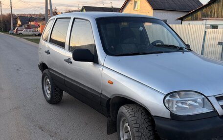 Chevrolet Niva I рестайлинг, 2003 год, 229 000 рублей, 2 фотография