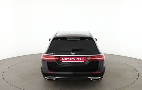 Mercedes-Benz E-Класс, 2020 год, 4 100 000 рублей, 4 фотография