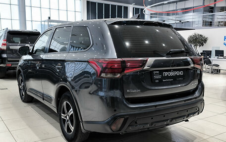 Mitsubishi Outlander III рестайлинг 3, 2019 год, 2 247 000 рублей, 11 фотография