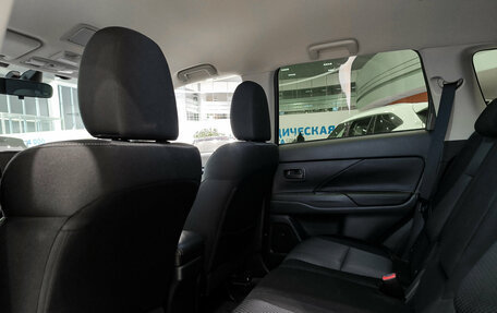Mitsubishi Outlander III рестайлинг 3, 2019 год, 2 247 000 рублей, 16 фотография