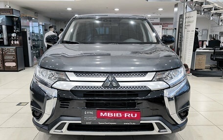Mitsubishi Outlander III рестайлинг 3, 2019 год, 2 247 000 рублей, 6 фотография