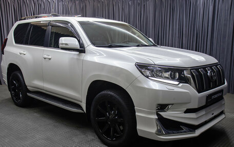 Toyota Land Cruiser Prado 150 рестайлинг 2, 2018 год, 5 998 000 рублей, 3 фотография