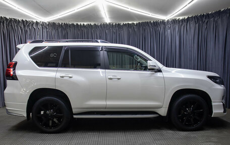 Toyota Land Cruiser Prado 150 рестайлинг 2, 2018 год, 5 998 000 рублей, 4 фотография