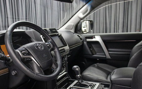 Toyota Land Cruiser Prado 150 рестайлинг 2, 2018 год, 5 998 000 рублей, 15 фотография
