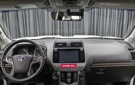 Toyota Land Cruiser Prado 150 рестайлинг 2, 2018 год, 5 998 000 рублей, 14 фотография