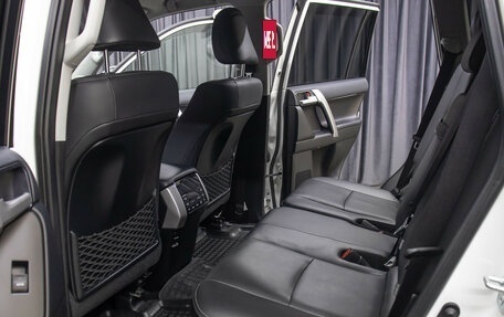 Toyota Land Cruiser Prado 150 рестайлинг 2, 2018 год, 5 998 000 рублей, 12 фотография