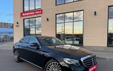 Mercedes-Benz E-Класс, 2018 год, 3 900 000 рублей, 1 фотография