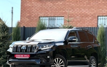 Toyota Land Cruiser Prado 150 рестайлинг 2, 2022 год, 9 300 000 рублей, 3 фотография
