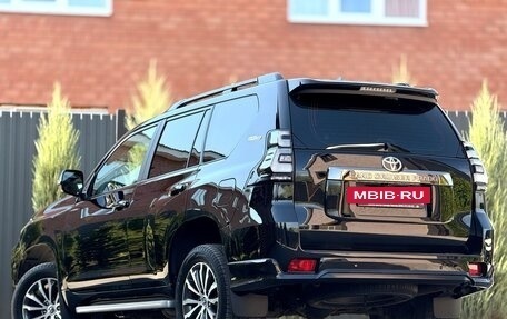 Toyota Land Cruiser Prado 150 рестайлинг 2, 2022 год, 9 300 000 рублей, 12 фотография