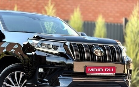 Toyota Land Cruiser Prado 150 рестайлинг 2, 2022 год, 9 300 000 рублей, 5 фотография