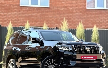 Toyota Land Cruiser Prado 150 рестайлинг 2, 2022 год, 9 300 000 рублей, 4 фотография