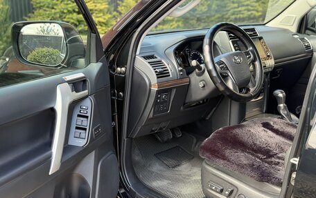 Toyota Land Cruiser Prado 150 рестайлинг 2, 2022 год, 9 300 000 рублей, 19 фотография