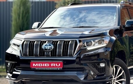 Toyota Land Cruiser Prado 150 рестайлинг 2, 2022 год, 9 300 000 рублей, 10 фотография