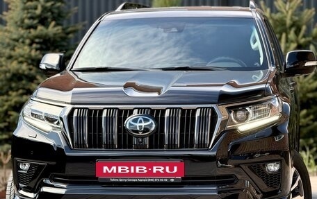 Toyota Land Cruiser Prado 150 рестайлинг 2, 2022 год, 9 300 000 рублей, 11 фотография